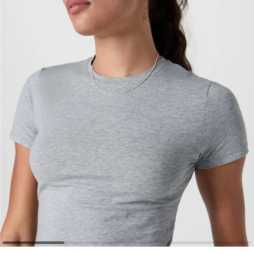 Vuori Light Gray Women's Short Sleeve Tee